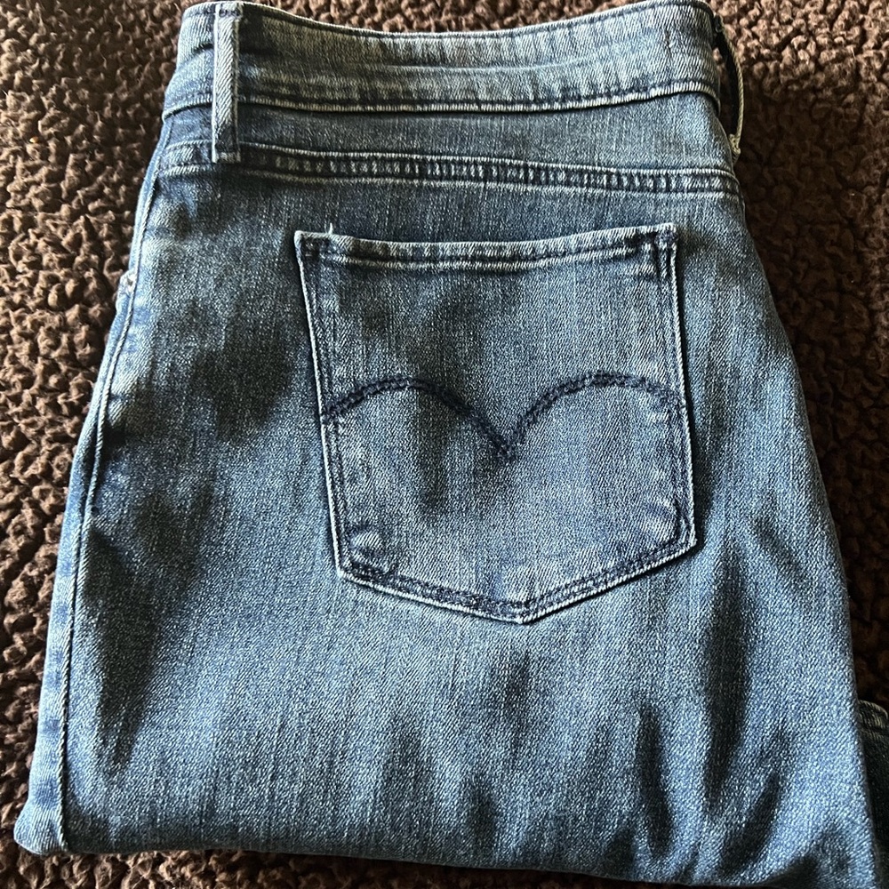 Levi’s - Picture 5 of 6
